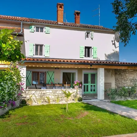 Holiday House Ladonja With A Private Pool * ベール