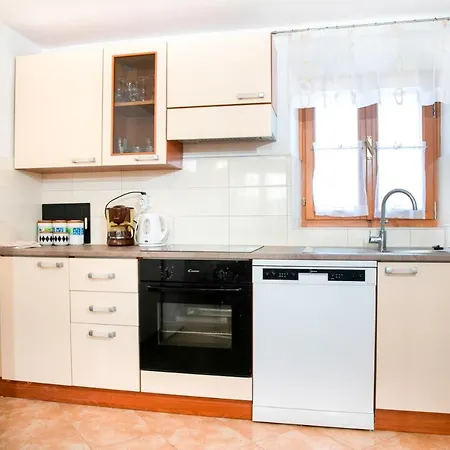 Holiday House Ladonja With A Private Pool בית נופש *