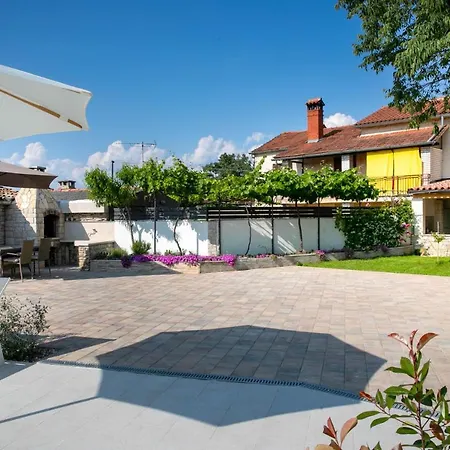 別荘 Holiday House Ladonja With A Private Pool *