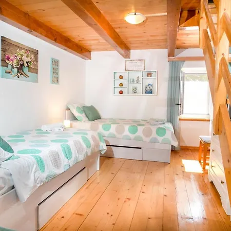 בית נופש Holiday House Ladonja With A Private Pool
