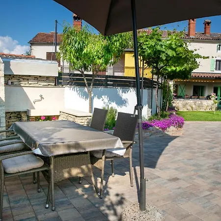 Holiday House Ladonja With A Private Pool בית נופש