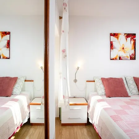בית נופש Holiday House Ladonja With A Private Pool *